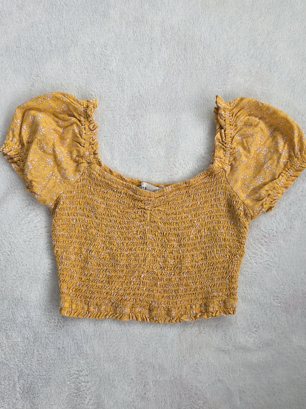 Hollister Yellow Floral Smocked Puff Sleeve Crop Top XS Cottagecore Coquette